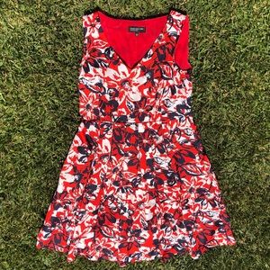 Gorgeous & flattering Jones New York summer dress